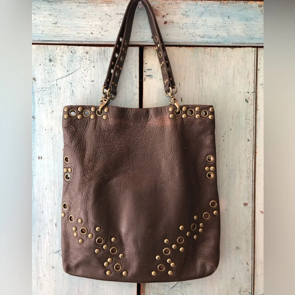 Leather HOBO bag with metal hardware & trim and peach fabric lining - EUC - Picture 16 of 16